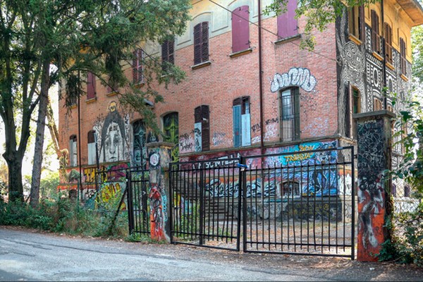 Scuola di storia orale nel paesaggio della Scintilla e del PUNK hardcore modenese